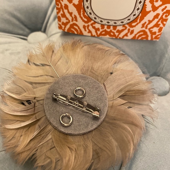 Stella & Dot Plume Brooch - Picture 3 of 3